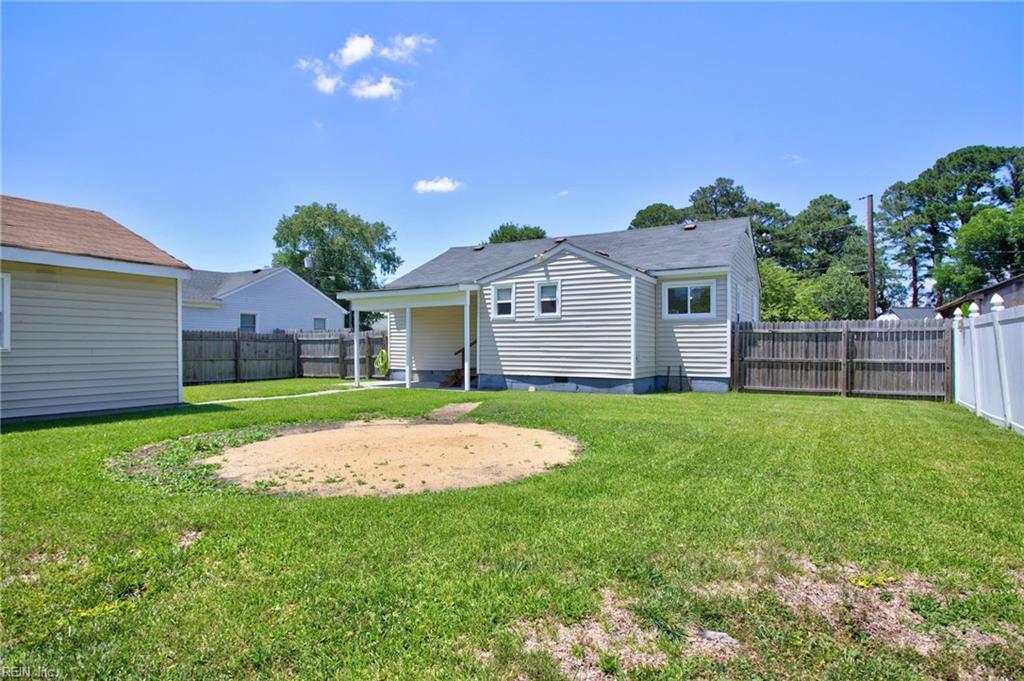 225 Castlewood RD