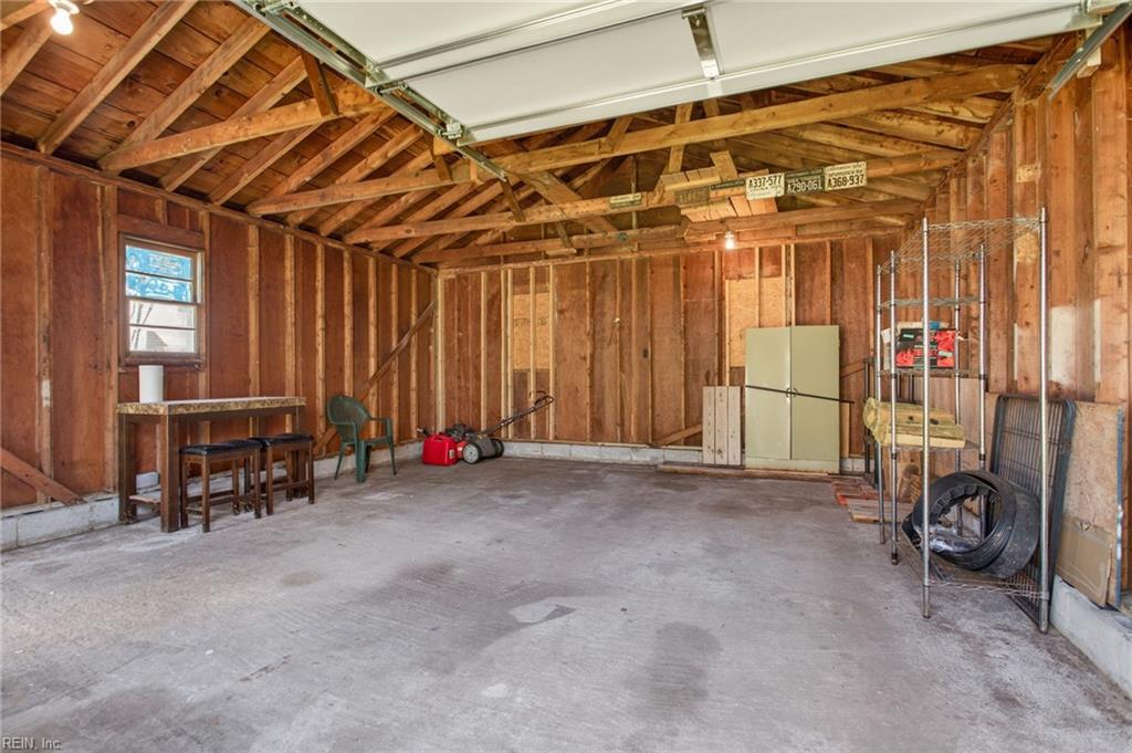 225 Castlewood RD