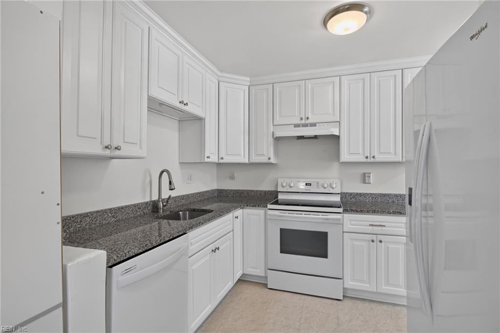 225 Castlewood RD