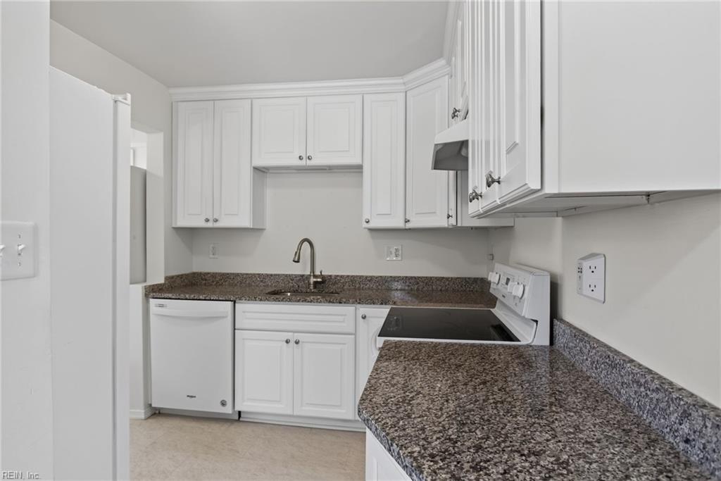225 Castlewood RD