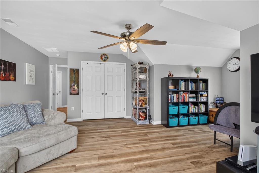 3232 Joplin LN