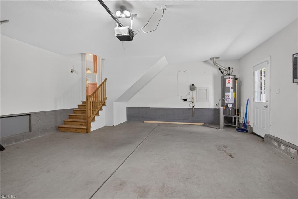 204 Castleberry DR