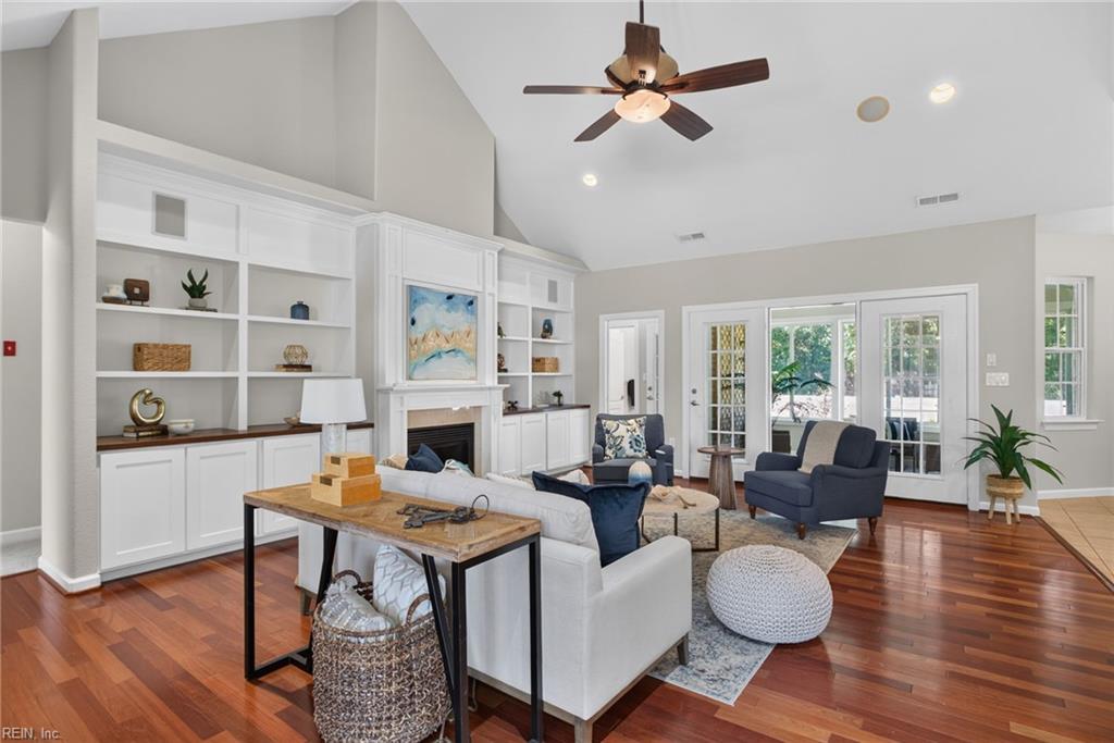 204 Castleberry DR