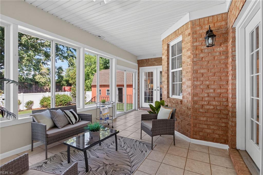204 Castleberry DR