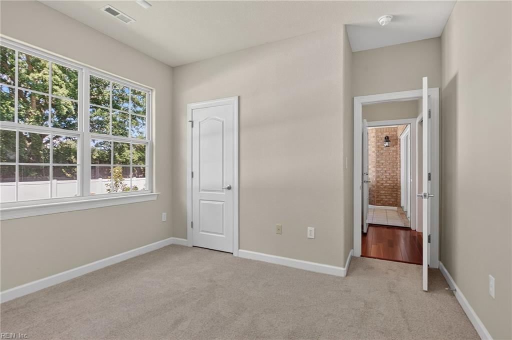 204 Castleberry DR