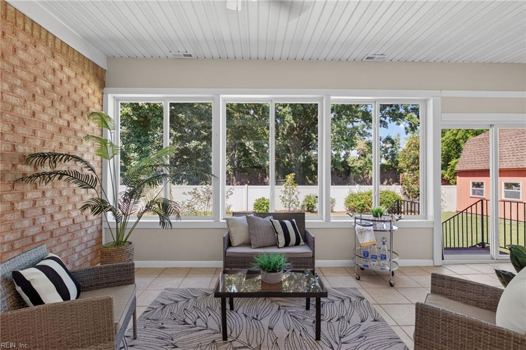 204 Castleberry DR