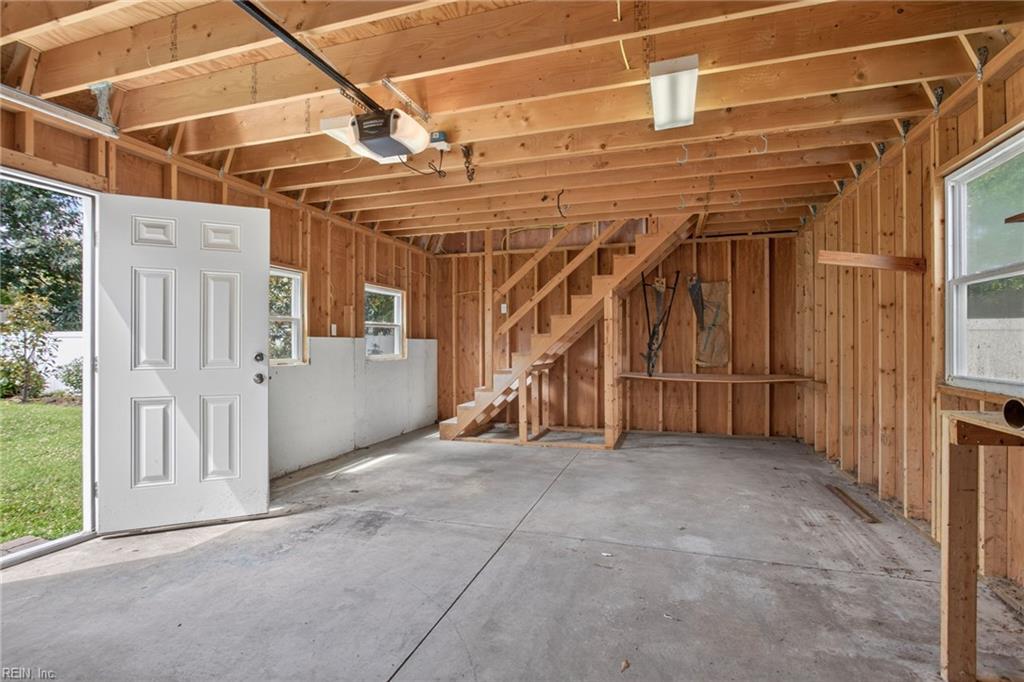 204 Castleberry DR