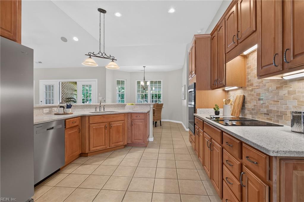 204 Castleberry DR