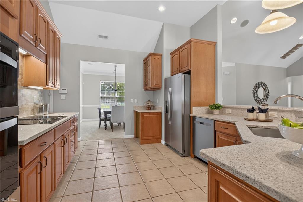 204 Castleberry DR
