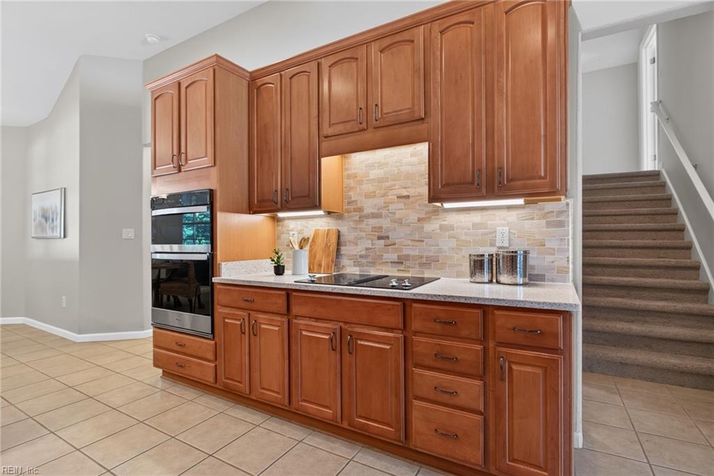204 Castleberry DR