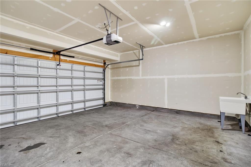 604 Schaefer AVE