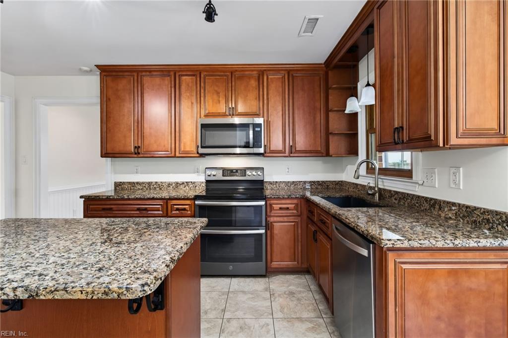 711 Waterstock CT