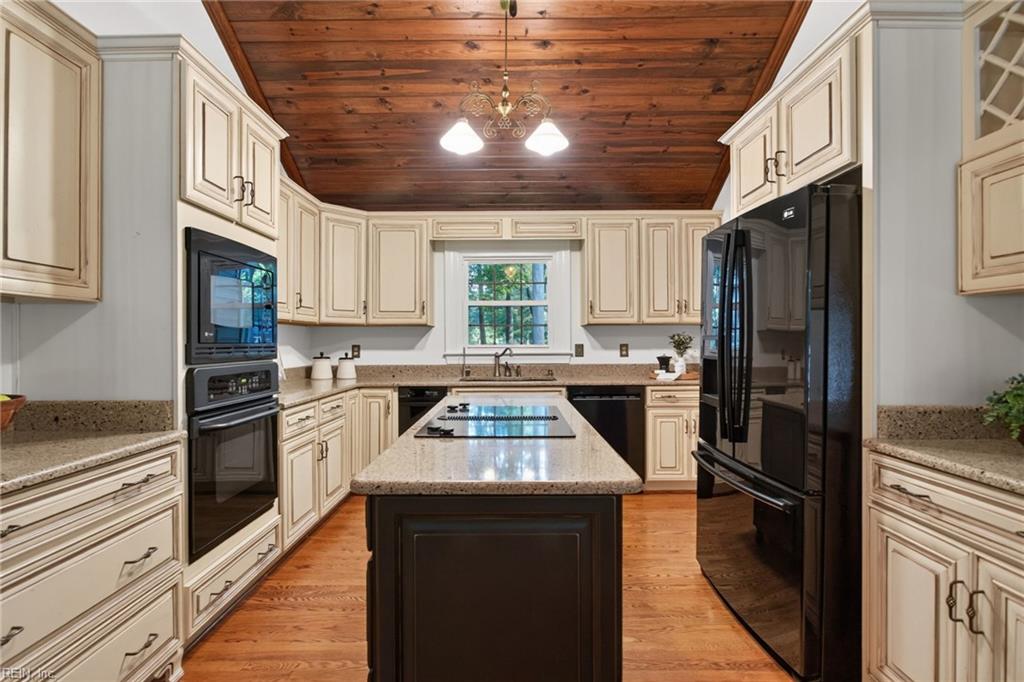 413 Woodards Ford RD