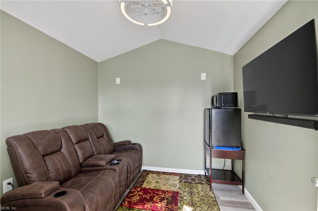 1617 Banff CT