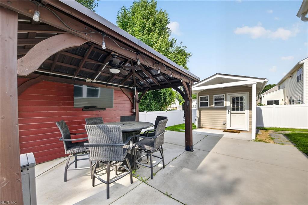 1617 Banff CT
