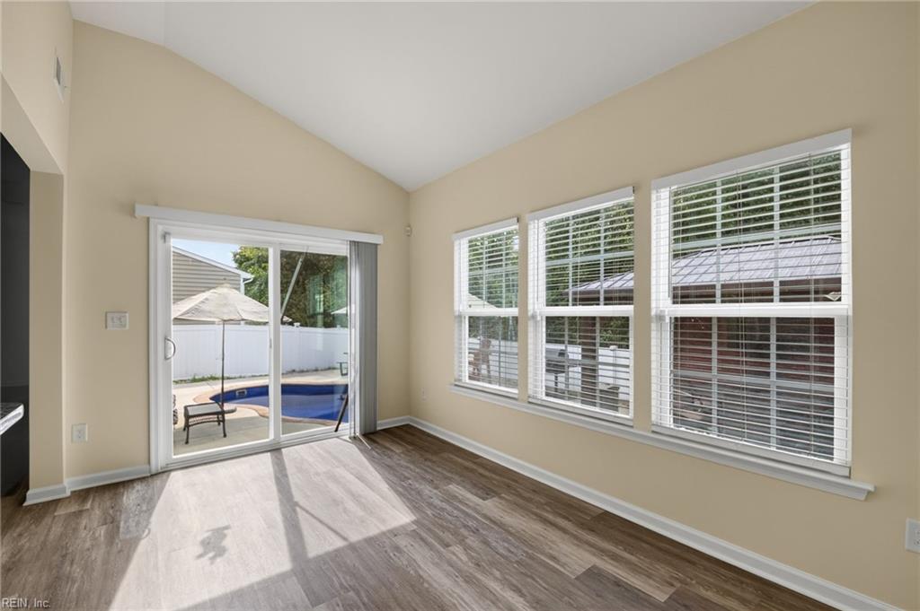1617 Banff CT