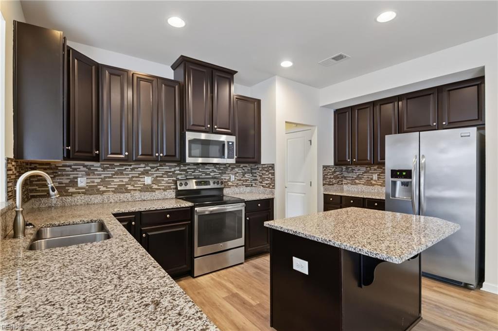 1617 Banff CT