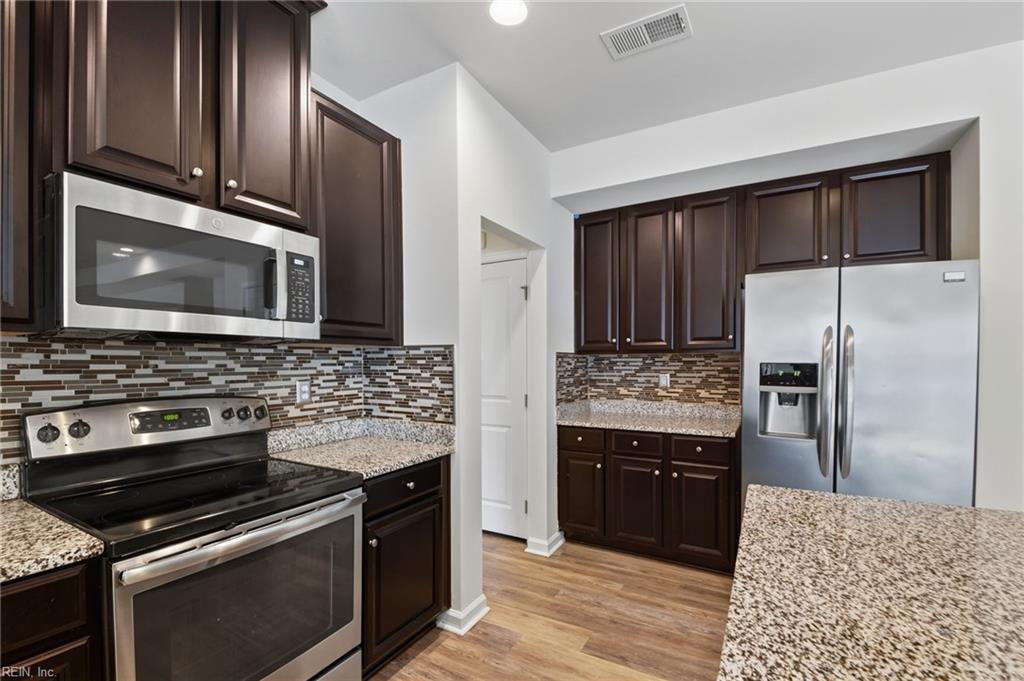 1617 Banff CT