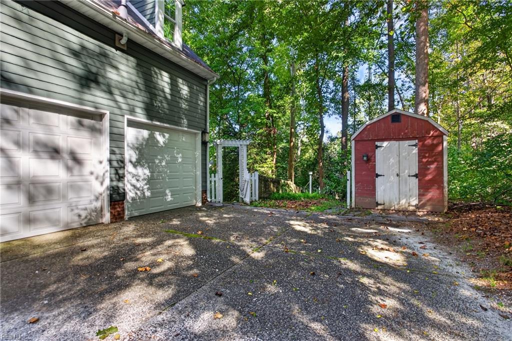 147 Country Club DR
