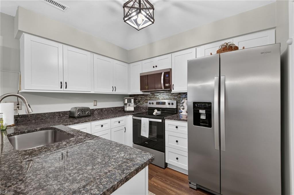 508 Pine Tops CT