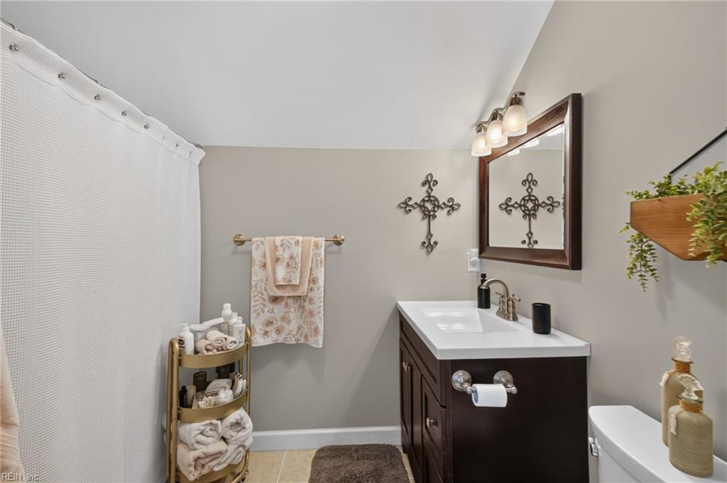 508 Pine Tops CT