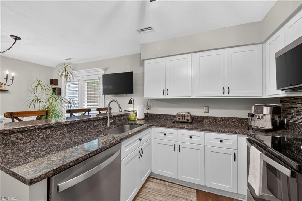 508 Pine Tops CT