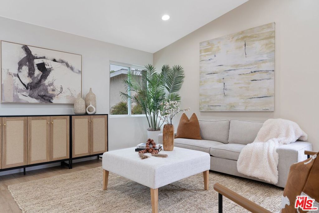 22832 Cantlay Street