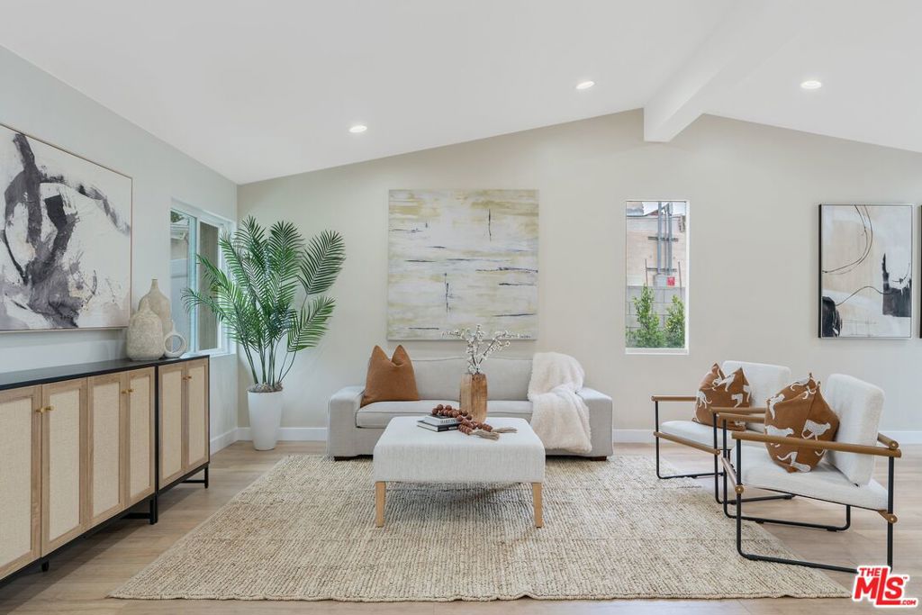 22832 Cantlay Street