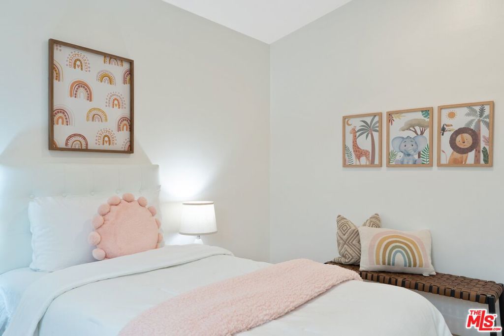 22832 Cantlay Street