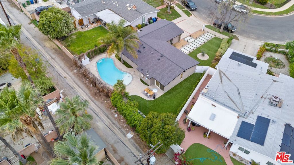 22832 Cantlay Street