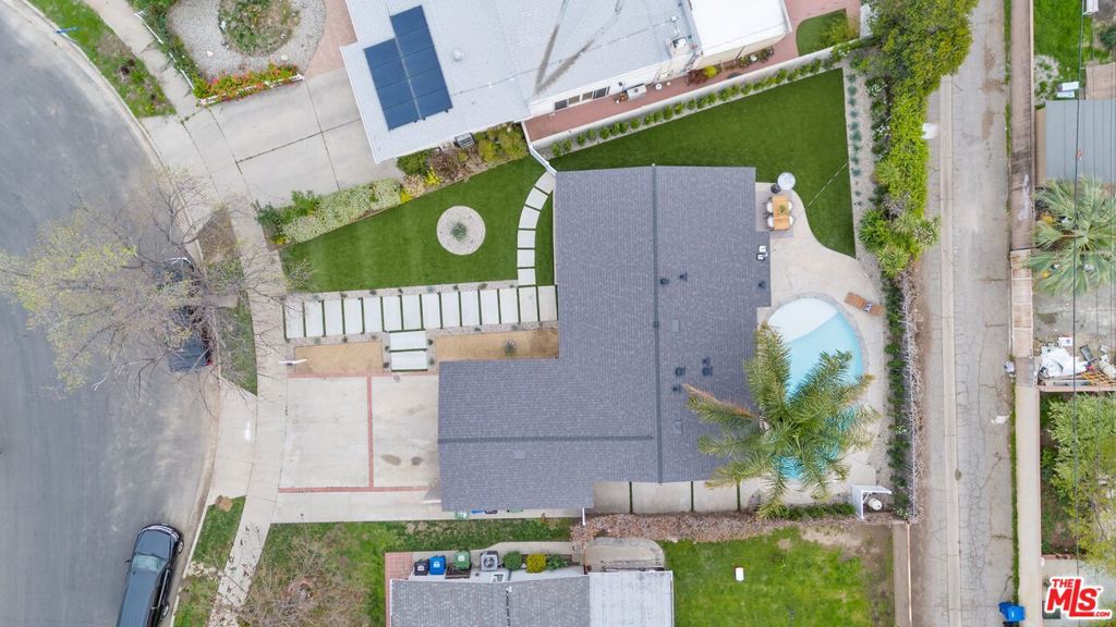 22832 Cantlay Street