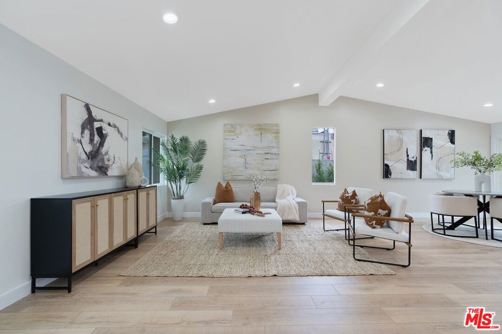 22832 Cantlay Street