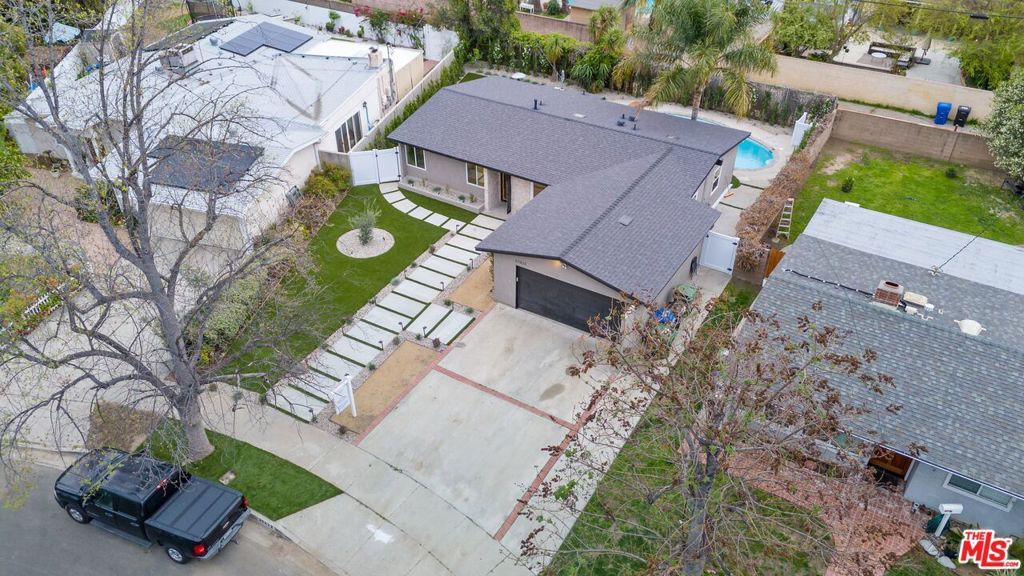 22832 Cantlay Street