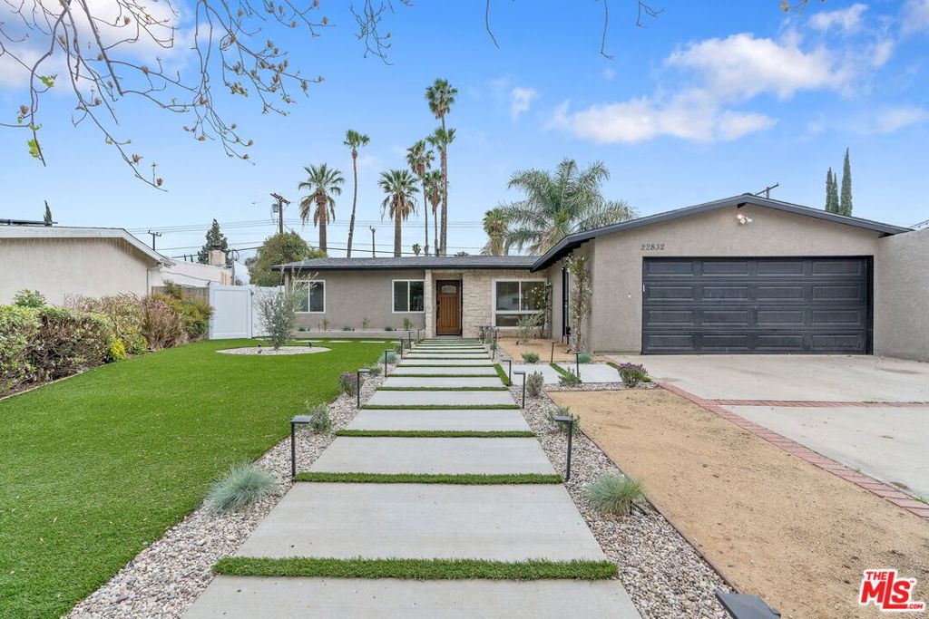 22832 Cantlay Street