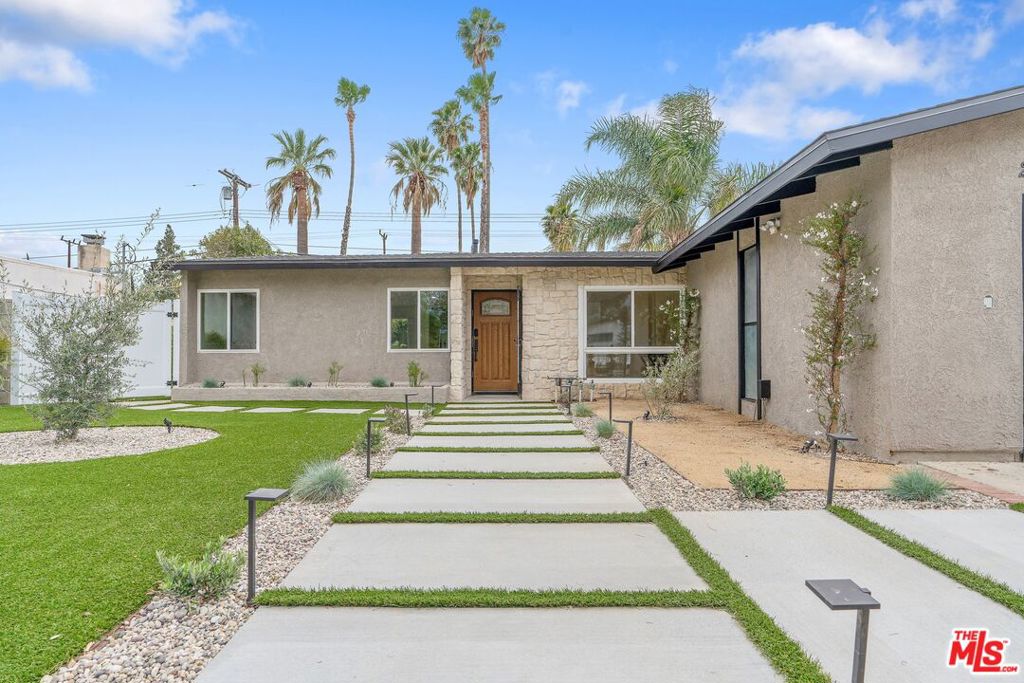 22832 Cantlay Street