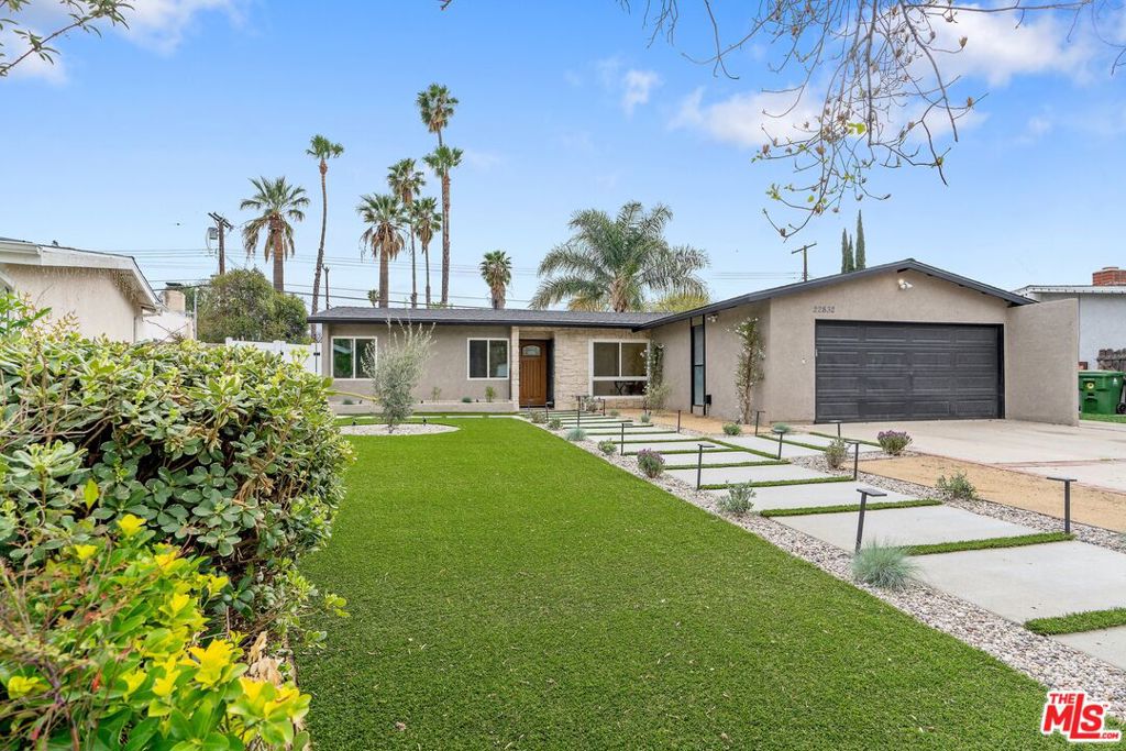 22832 Cantlay Street