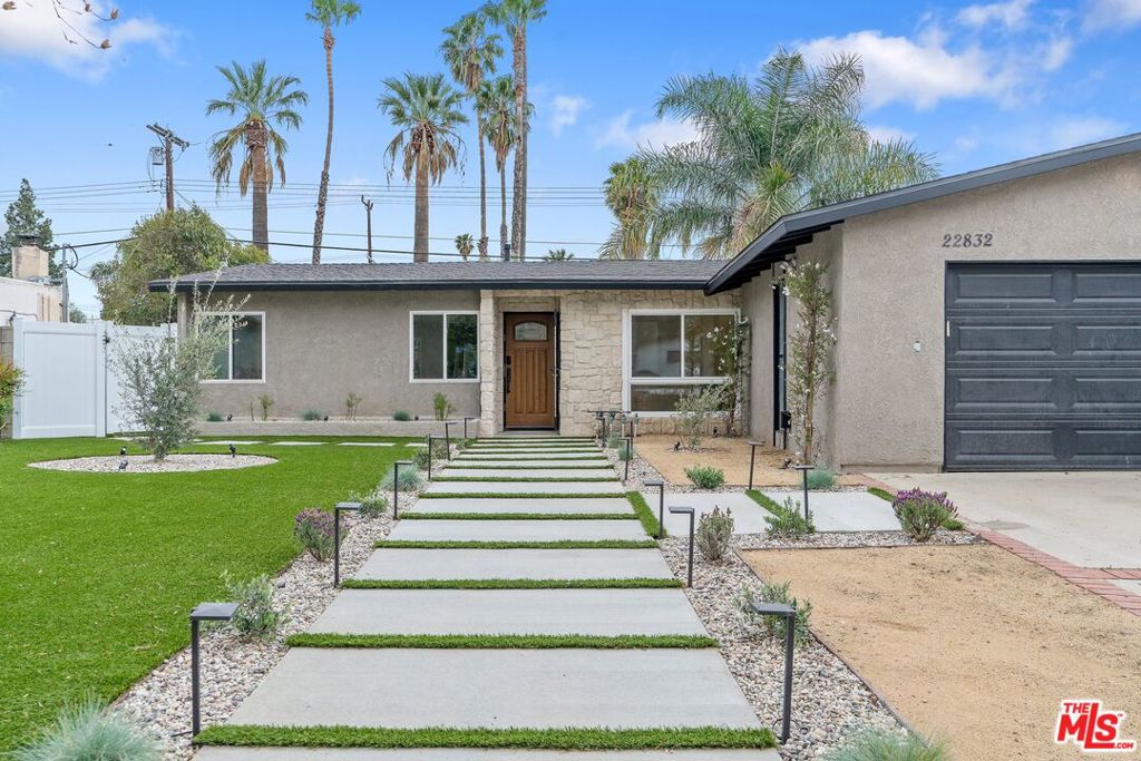 22832 Cantlay Street