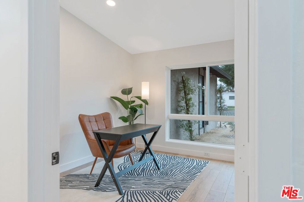 22832 Cantlay Street