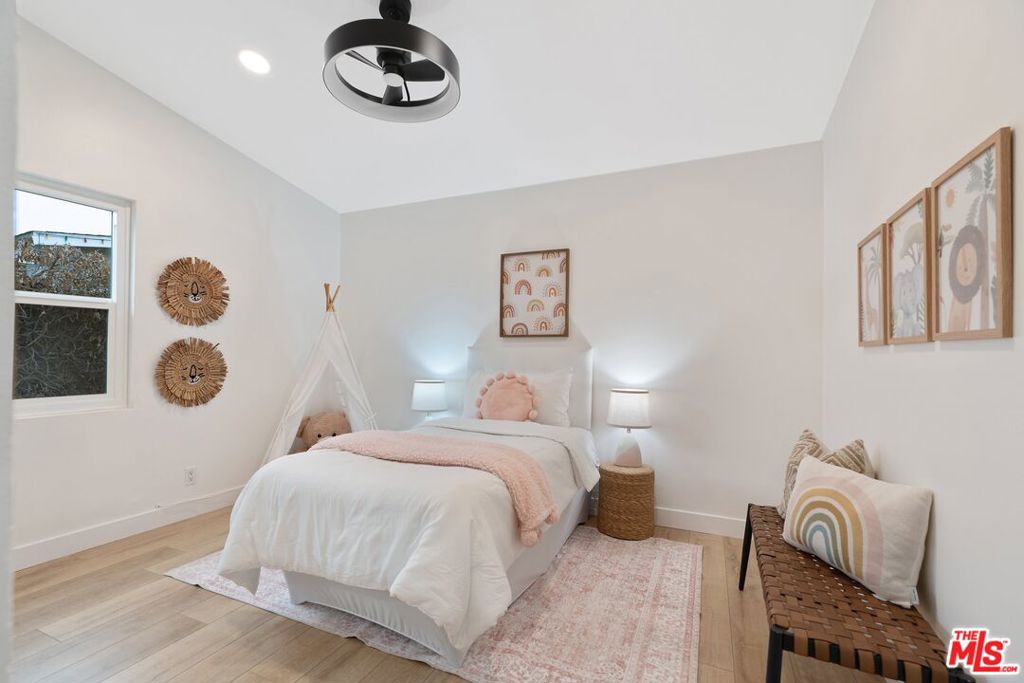 22832 Cantlay Street