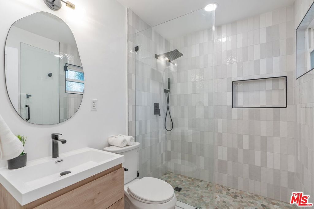 22832 Cantlay Street