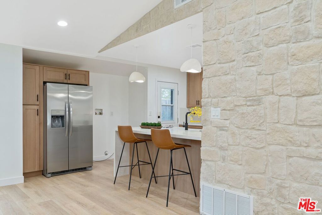 22832 Cantlay Street