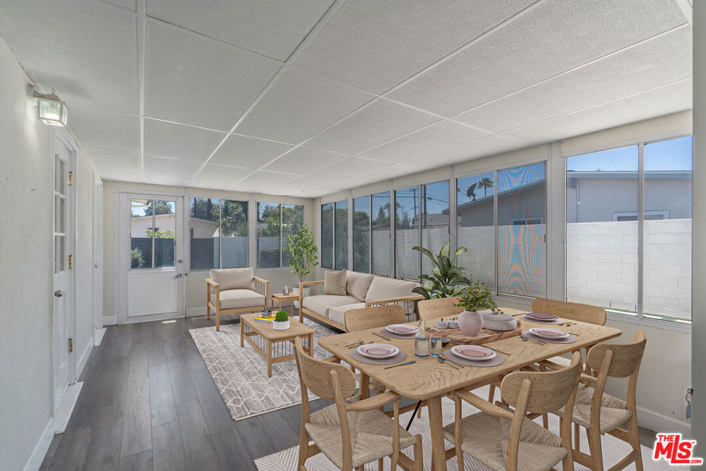 22922 Cantlay Street