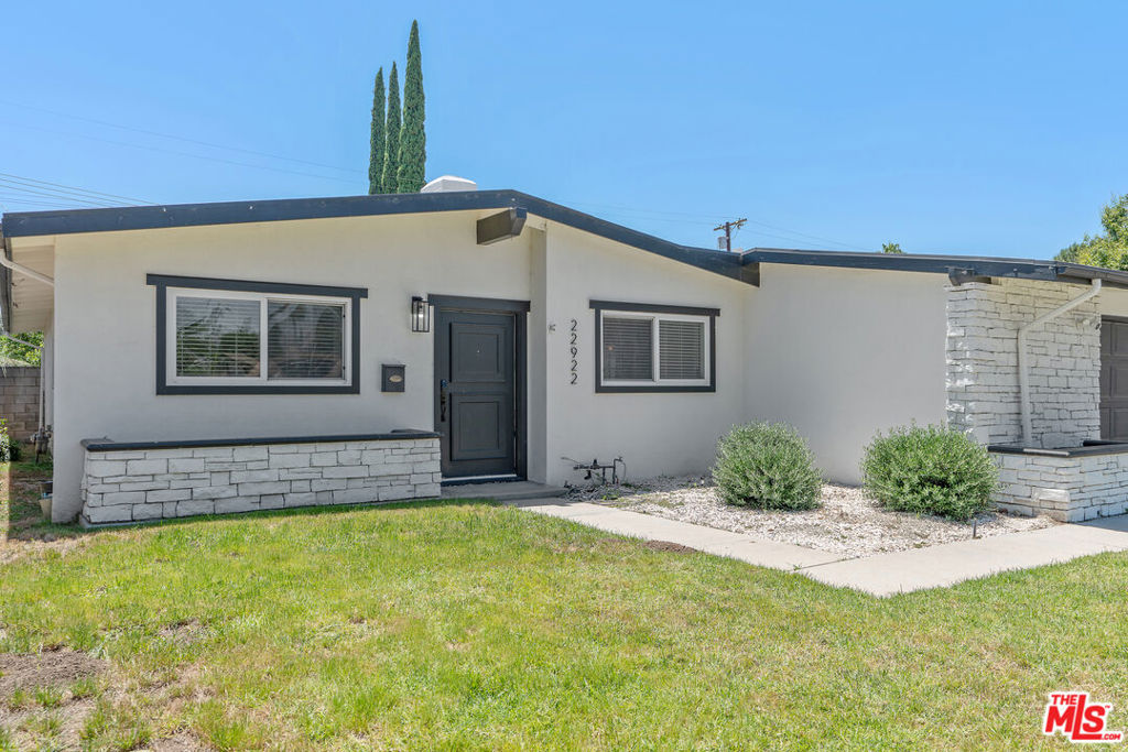 22922 Cantlay Street