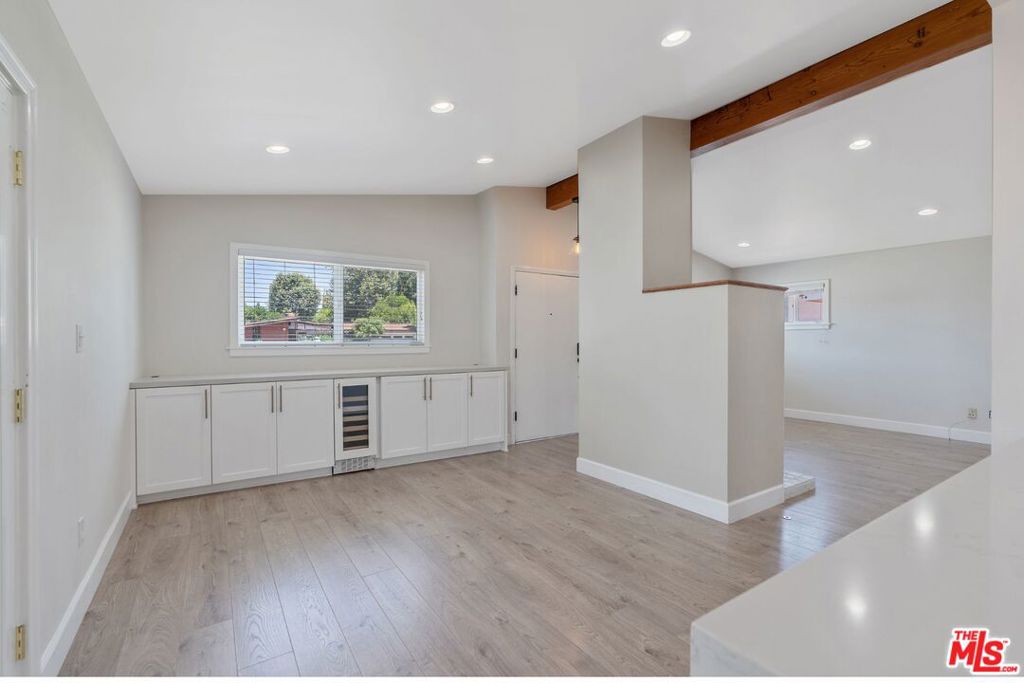 22922 Cantlay Street