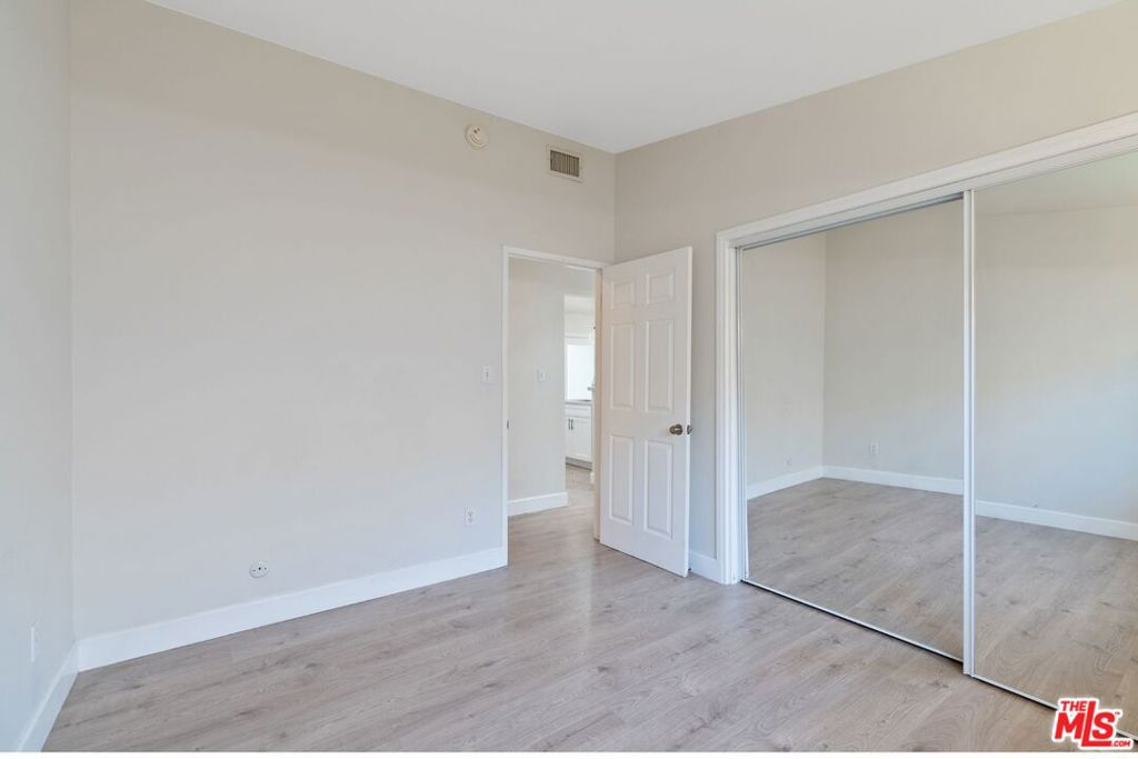 22922 Cantlay Street