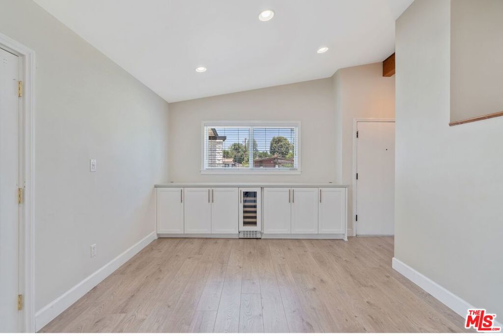 22922 Cantlay Street