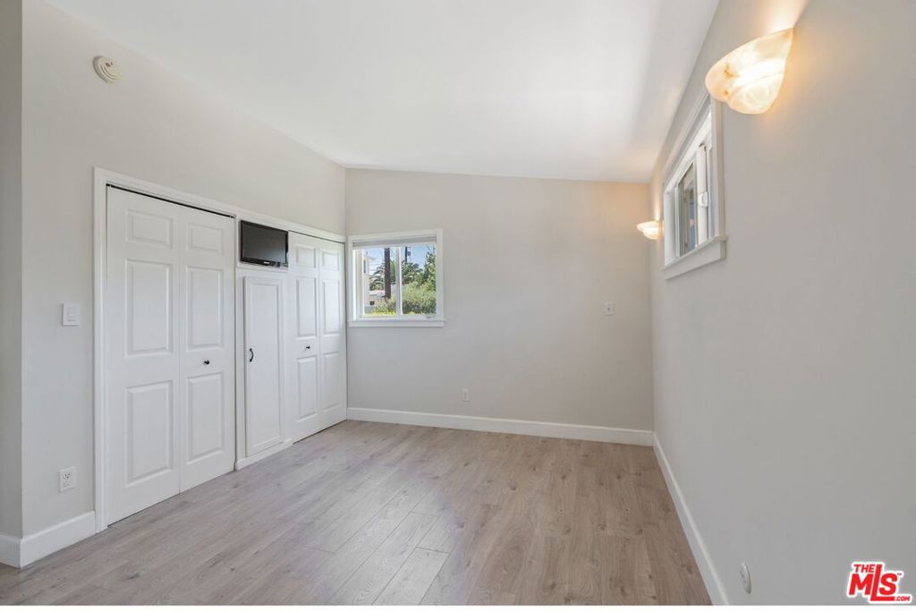 22922 Cantlay Street