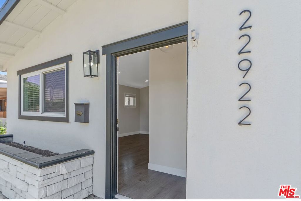 22922 Cantlay Street