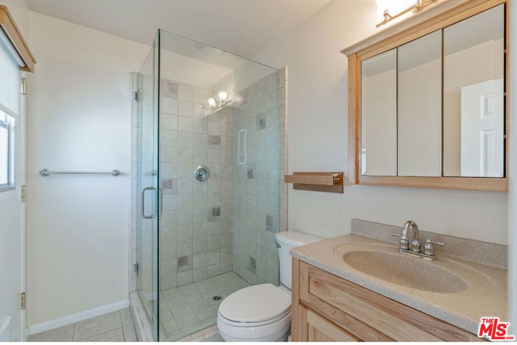 22922 Cantlay Street