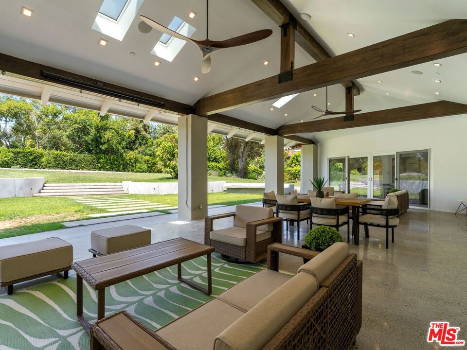 9700 Portada Drive